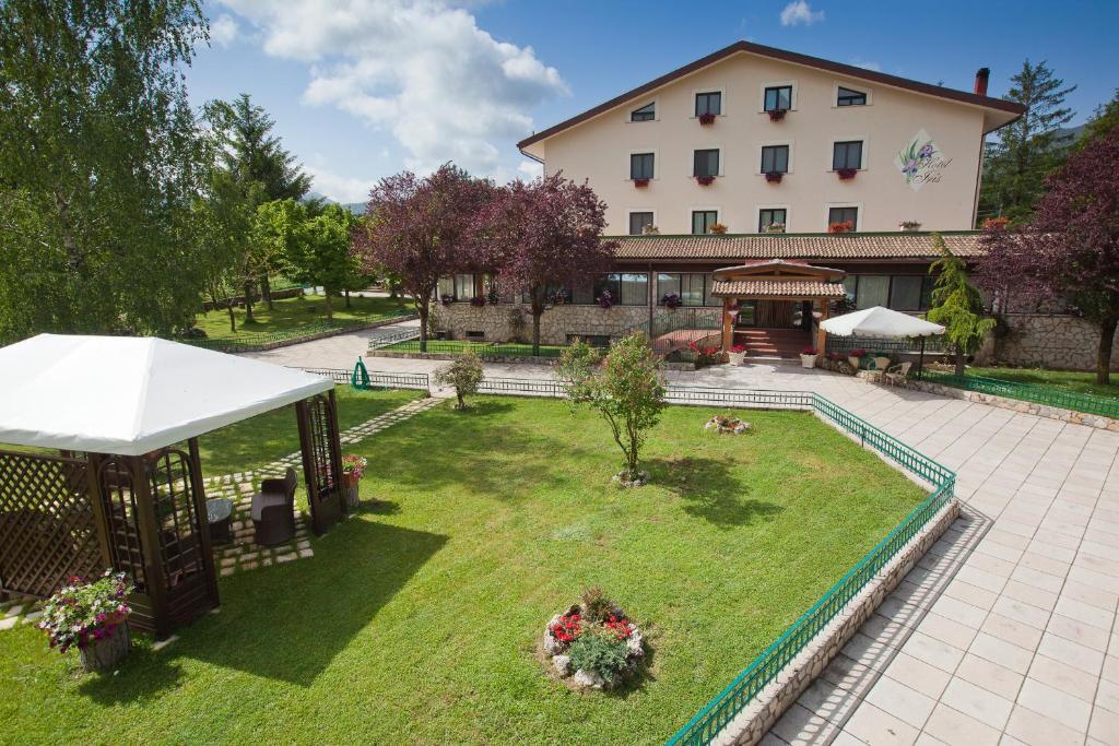 Hotel Iris เปสกัสเซโรลี ภายนอก รูปภาพ